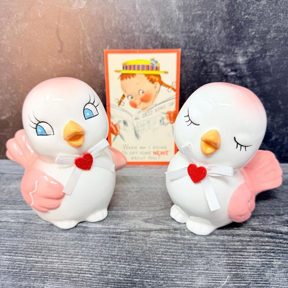 Pair‎ Pink White Vintage Style Lovebird Ceramic Figurines Valentine Decor